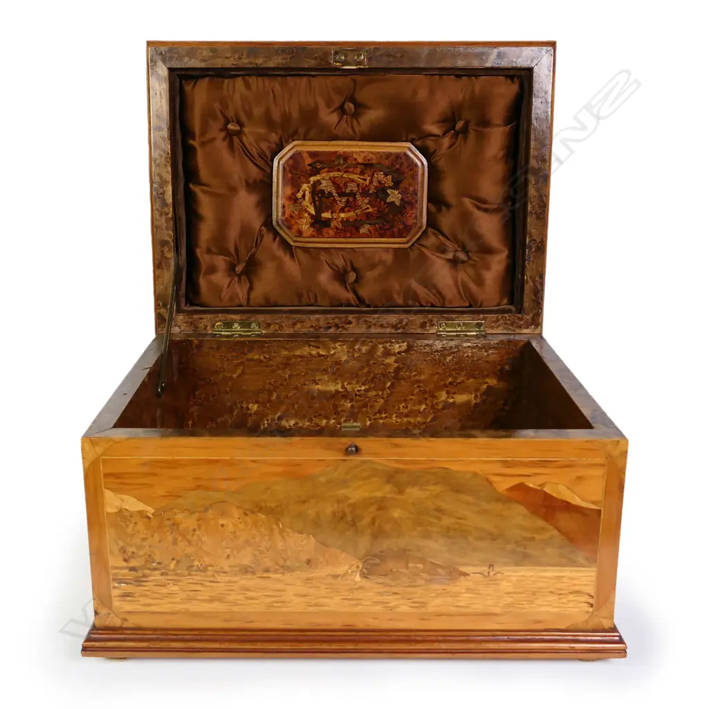 A fine native timbers jewel box Image 1++