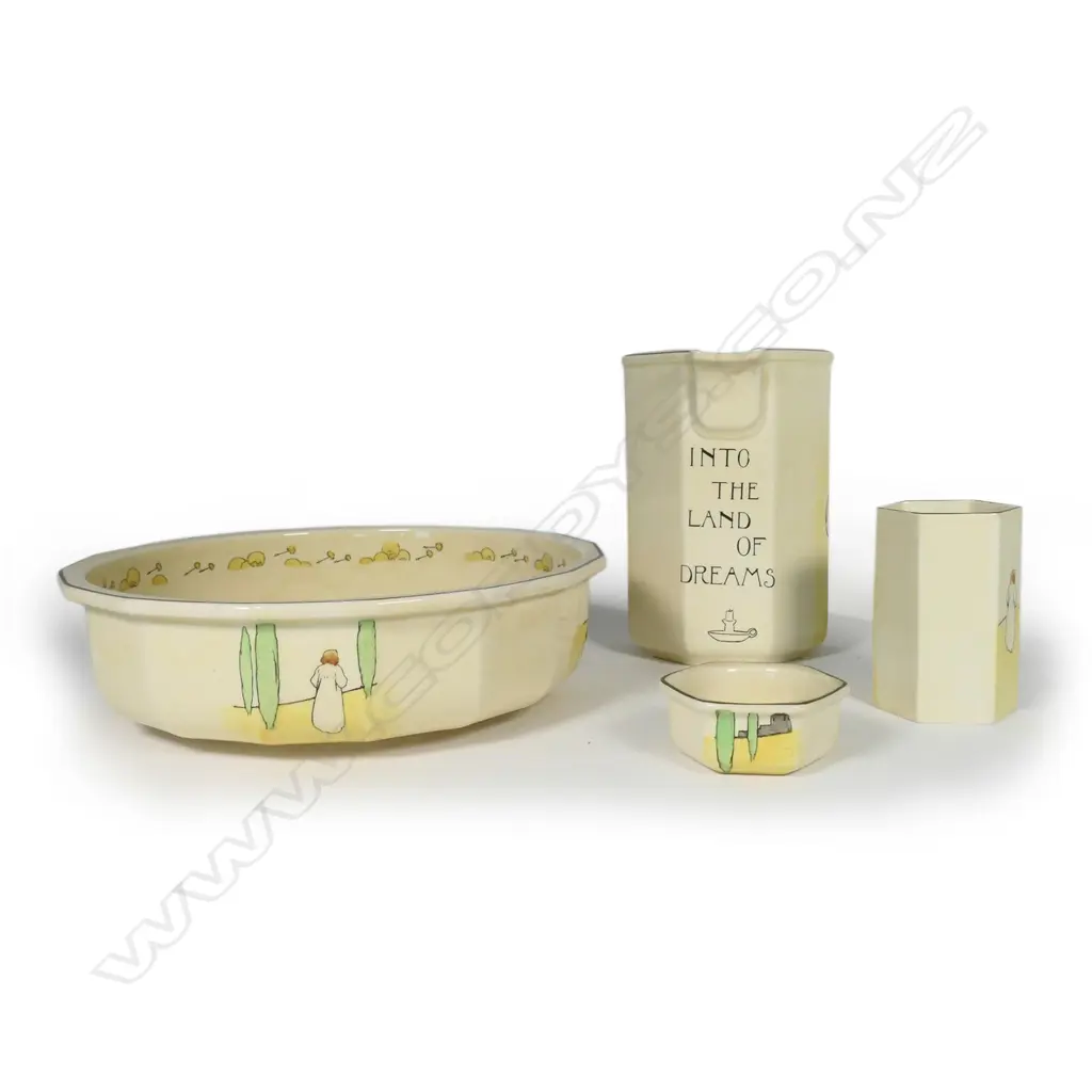 A Royal Doulton children's bathroom set Image 1++