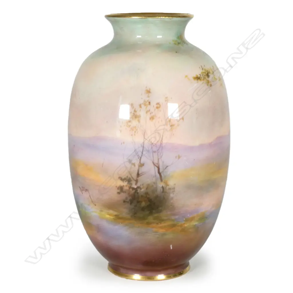 A Royal Doulton bone china vase Image 1++