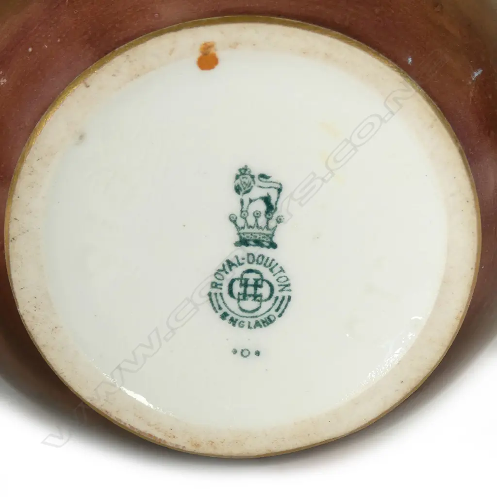 A Royal Doulton bone china vase Image 1++