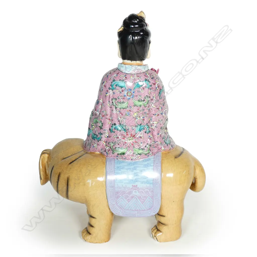 A fine Chinese porcelain famille rose statuette of the Bodhisattva Puxian Image 1++