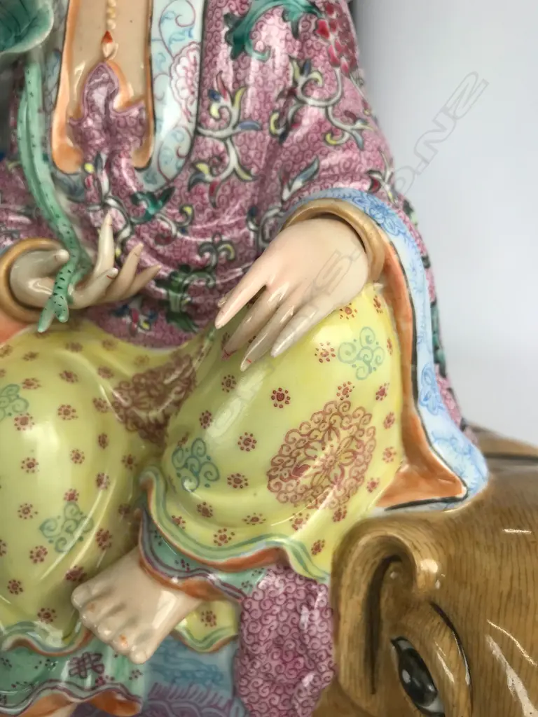 A fine Chinese porcelain famille rose statuette of the Bodhisattva Puxian Image 1++