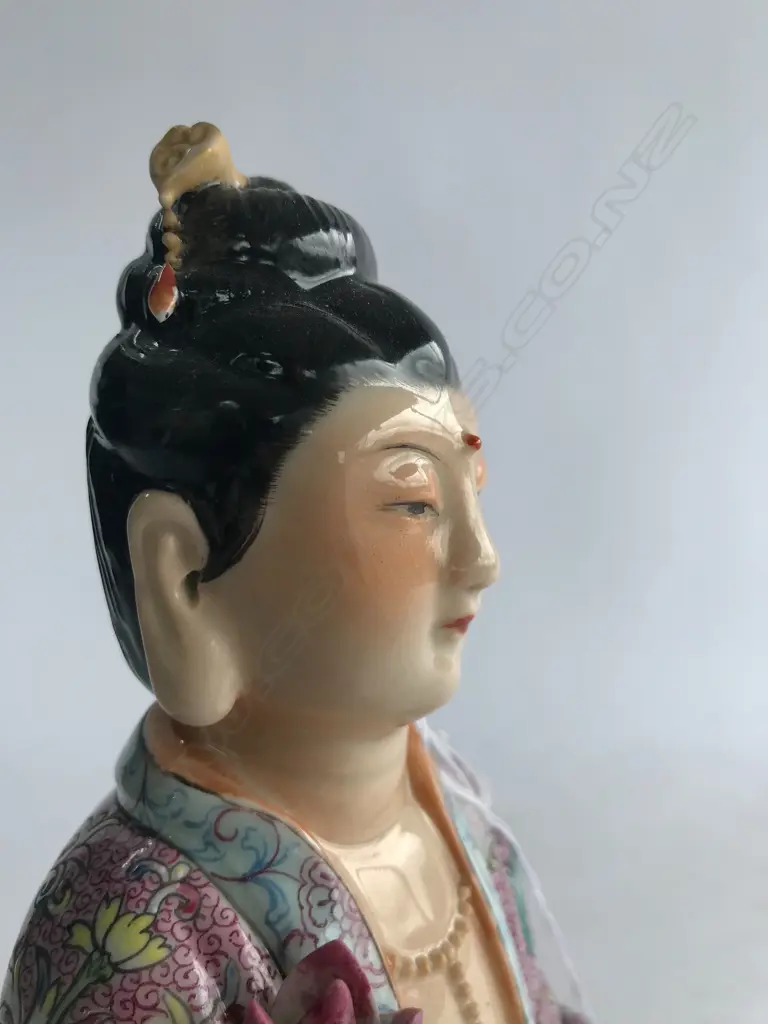 A fine Chinese porcelain famille rose statuette of the Bodhisattva Puxian Image 1++