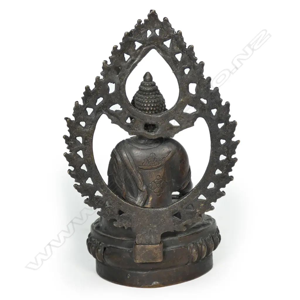 A small Sino-Tibetan bronze buddha Image 1++