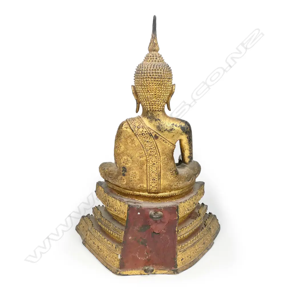 A Thai gilt bronze buddha with flame ushnisha Image 1++