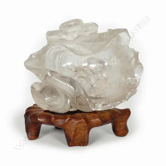 A small Chinese quartz libation cup