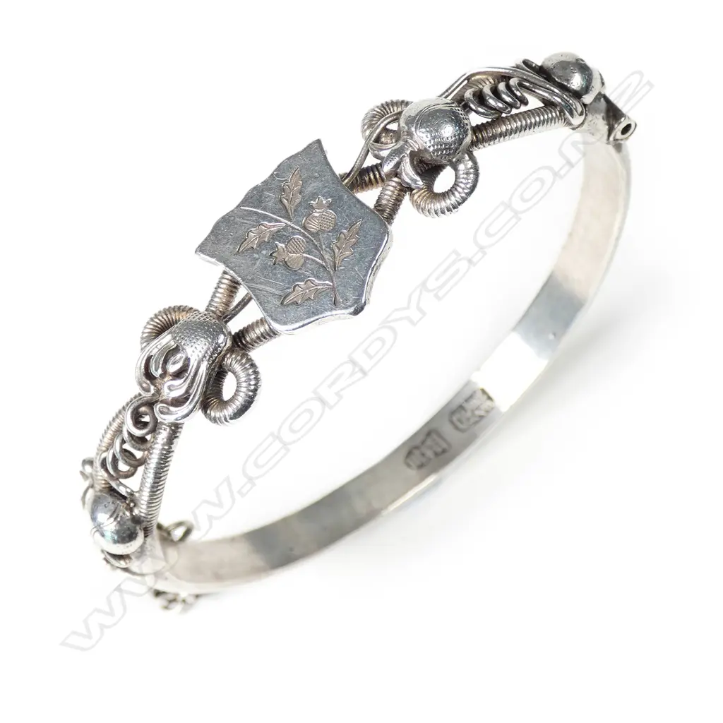 An early 20thC Chinese silver hinged bangle Image 1++