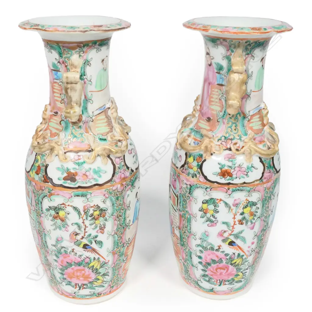 A pair of late 19thC Chinese famille rose porcelain vases Image 1++