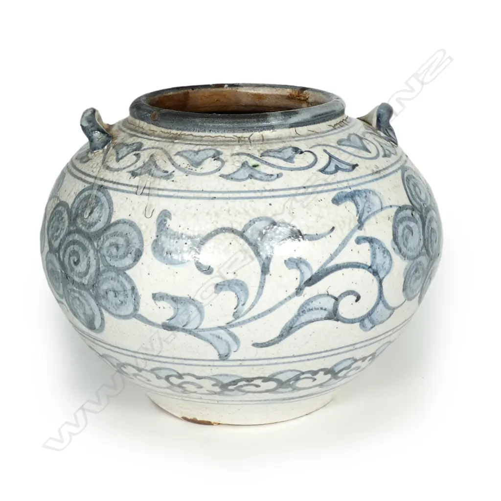 An old Japanese ceramic jar Image 1++