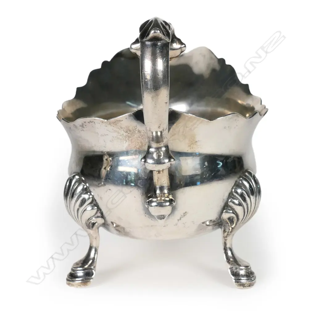 A heavy 1920's silver sauce boat Image 1++
