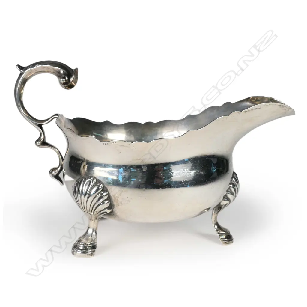 A heavy 1920's silver sauce boat Image 1++