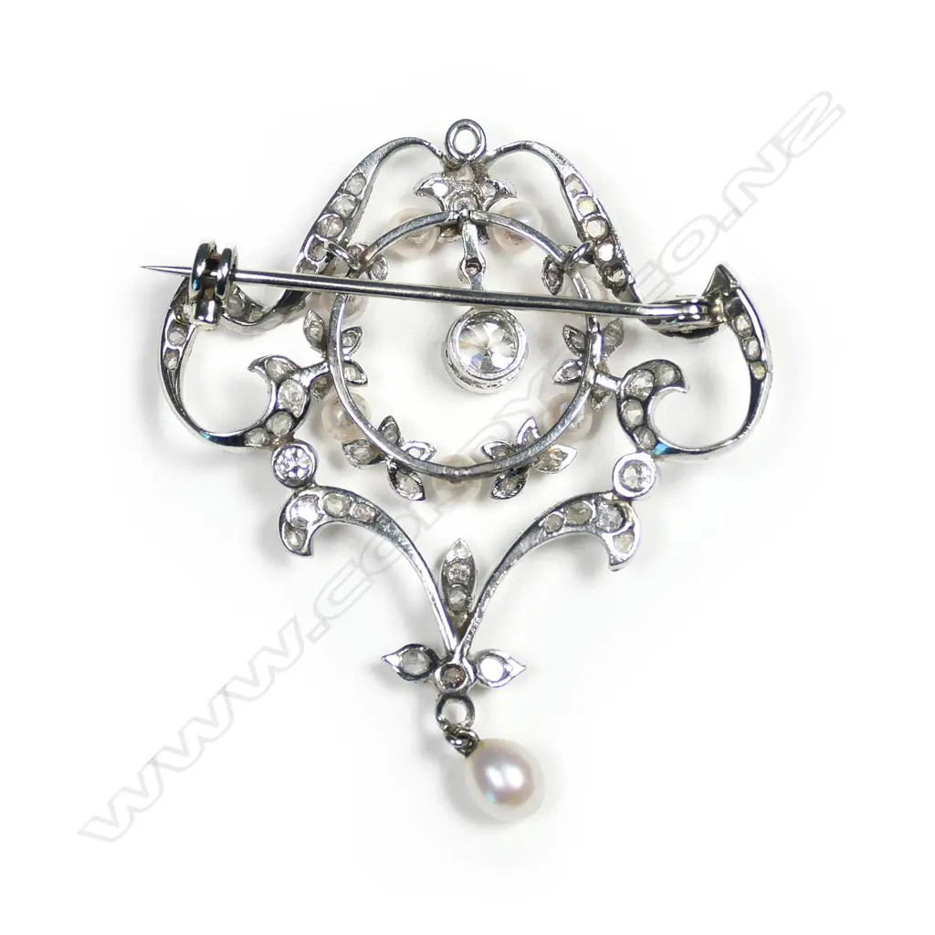 A platinum Belle Epoque diamond and pearl brooch Image 1++