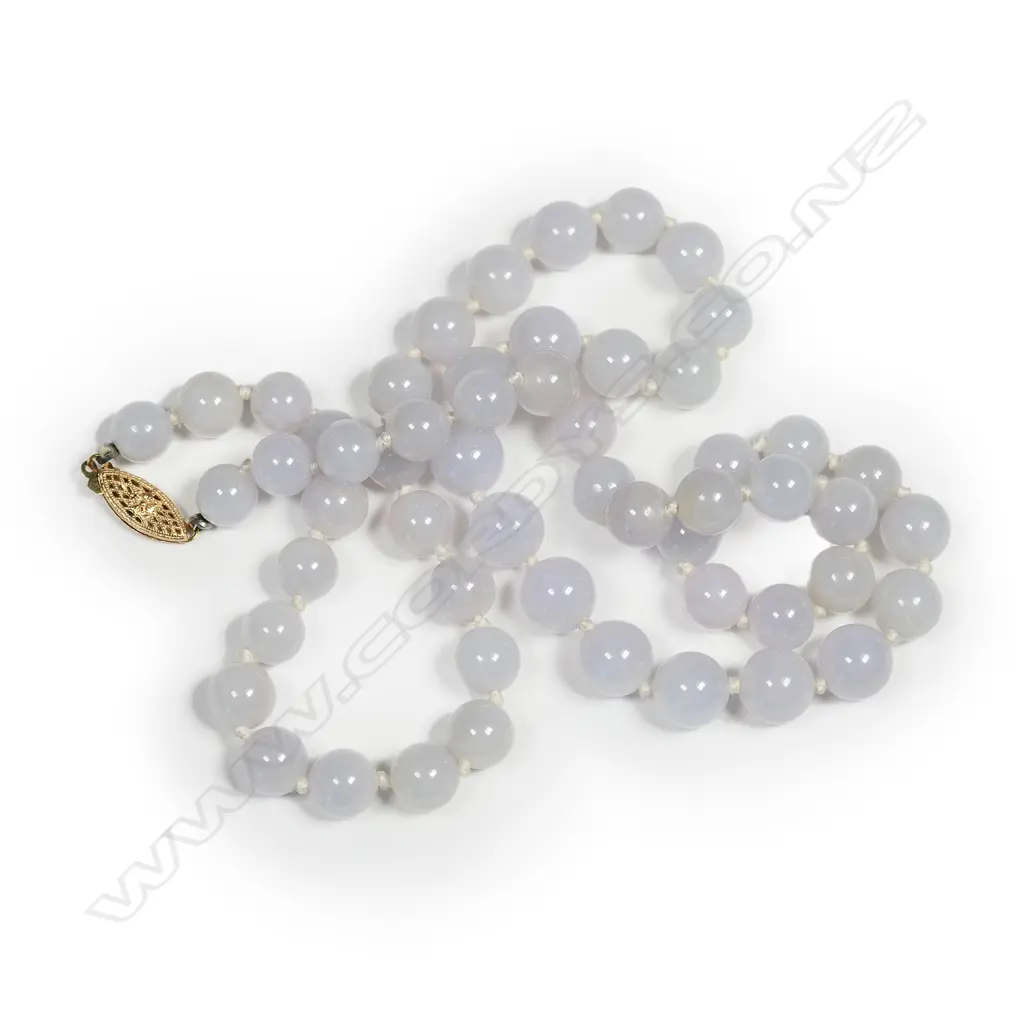 A good Chinese lavender jadeite necklace Image 1++