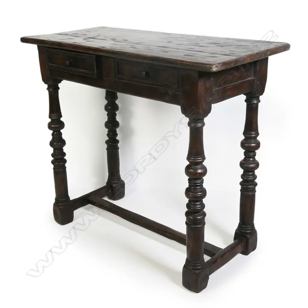 A 17th/18thC style oak side table Image 1++