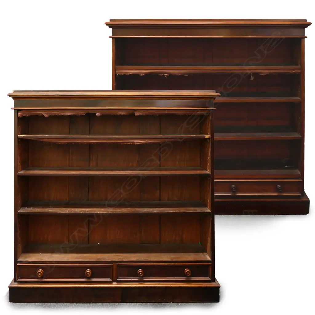 A pair of Victorian mahogany bookcases Image 1++