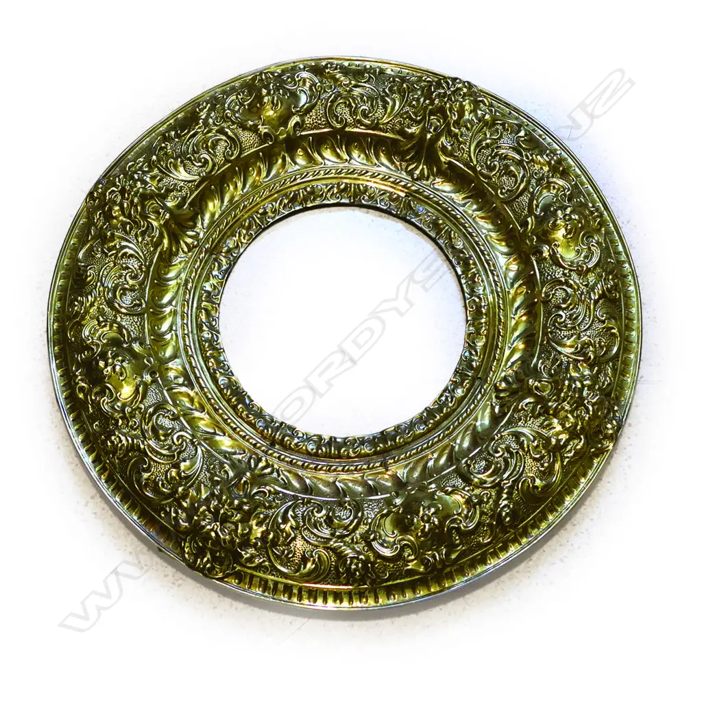 An antique exceptionally large gilt brass decorative hanging light fitting Image 1++