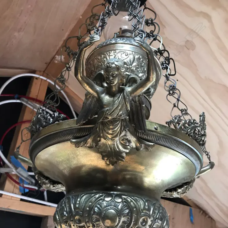 An antique exceptionally large gilt brass decorative hanging light fitting Image 1++