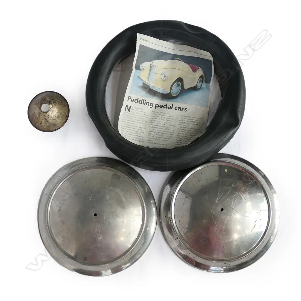 Austin J40 child's pedal car Image 1++