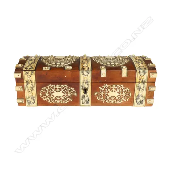 Anglo-Indian Vizagapatam sandalwood trinket/glove box