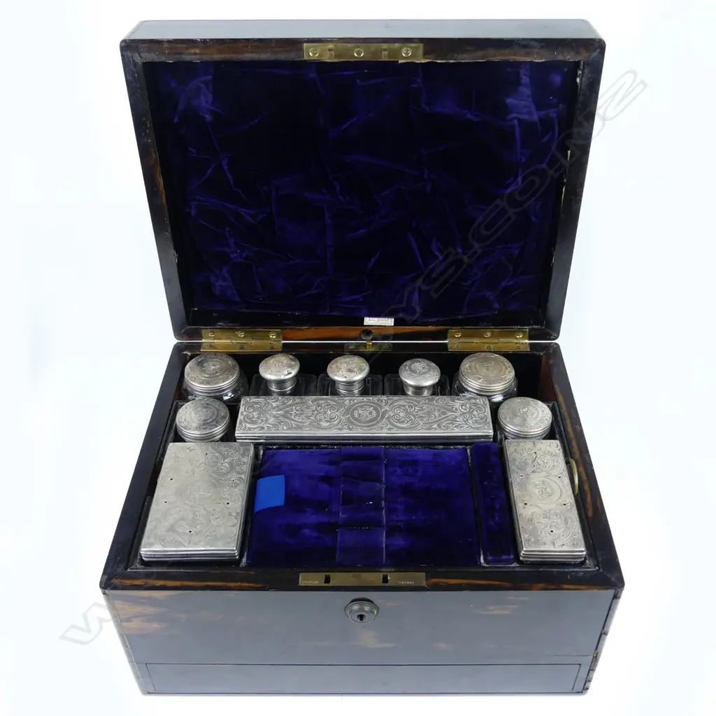A Victorian coromandel wood vanity case Image 1++