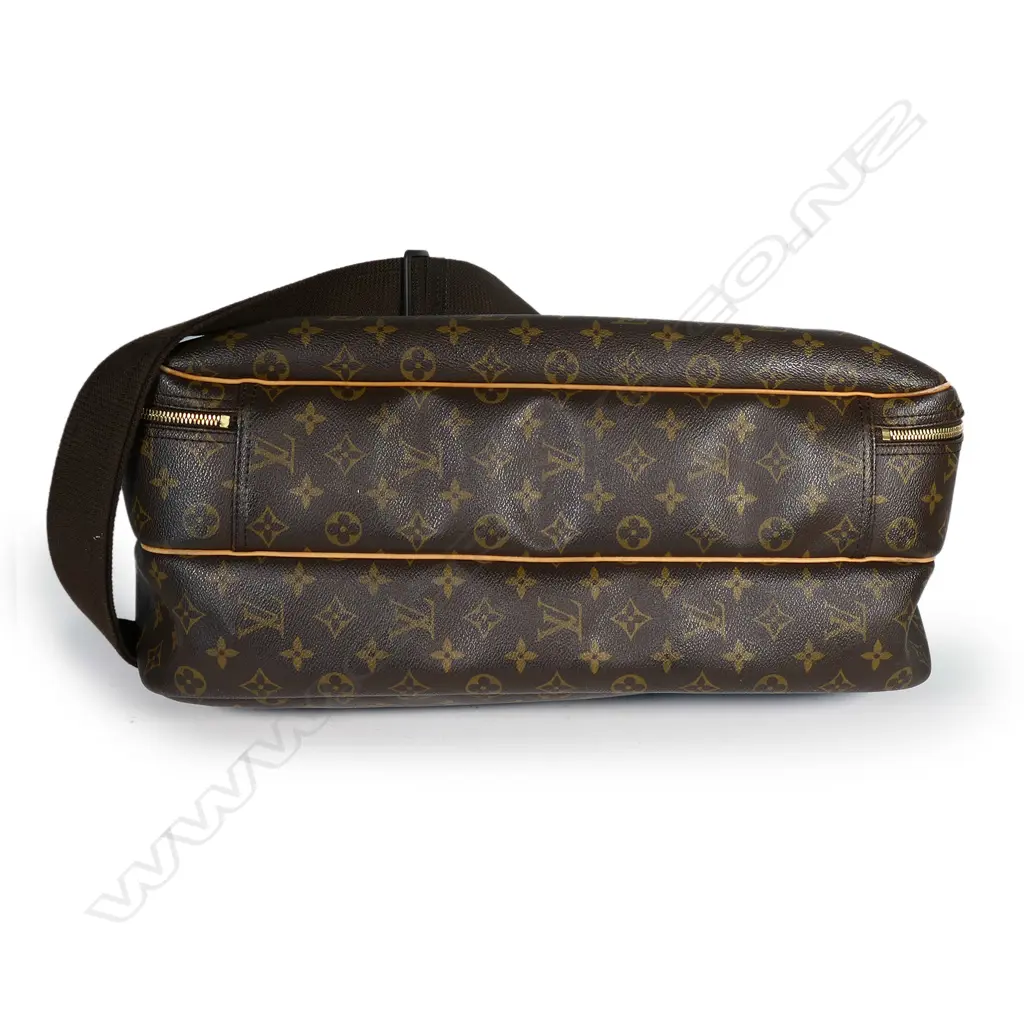A vintage Louis Vuitton Alize 24 Heures travel bag Image 1++