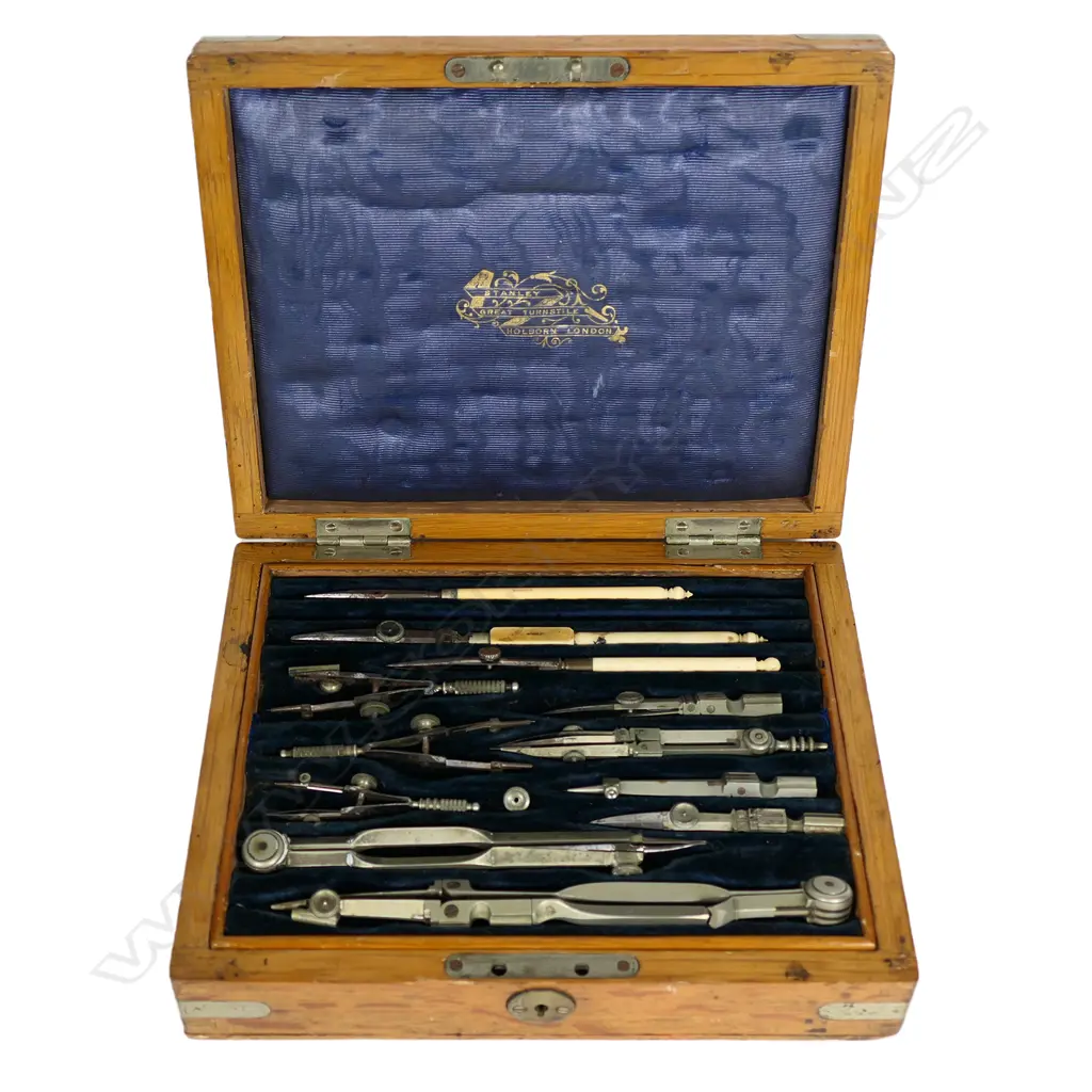 BOXED DRAWING SET Image 1++