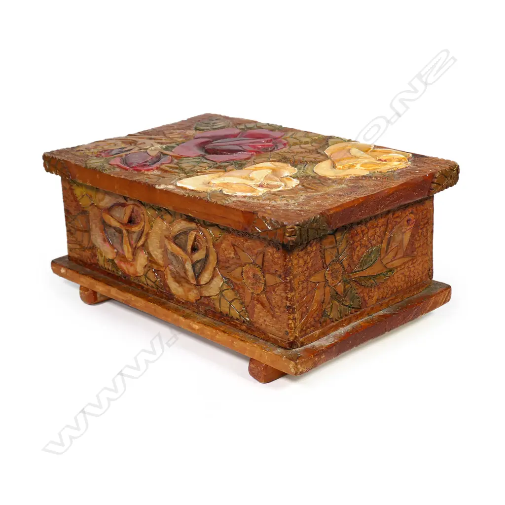 A N.Z. colonial Jane Brenkley carved and painted rose decorated box Image 1++