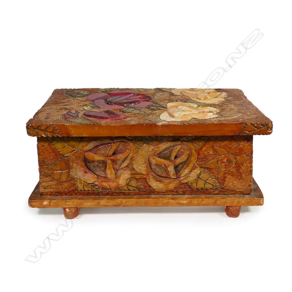 A N.Z. colonial Jane Brenkley carved and painted rose decorated box Image 1++