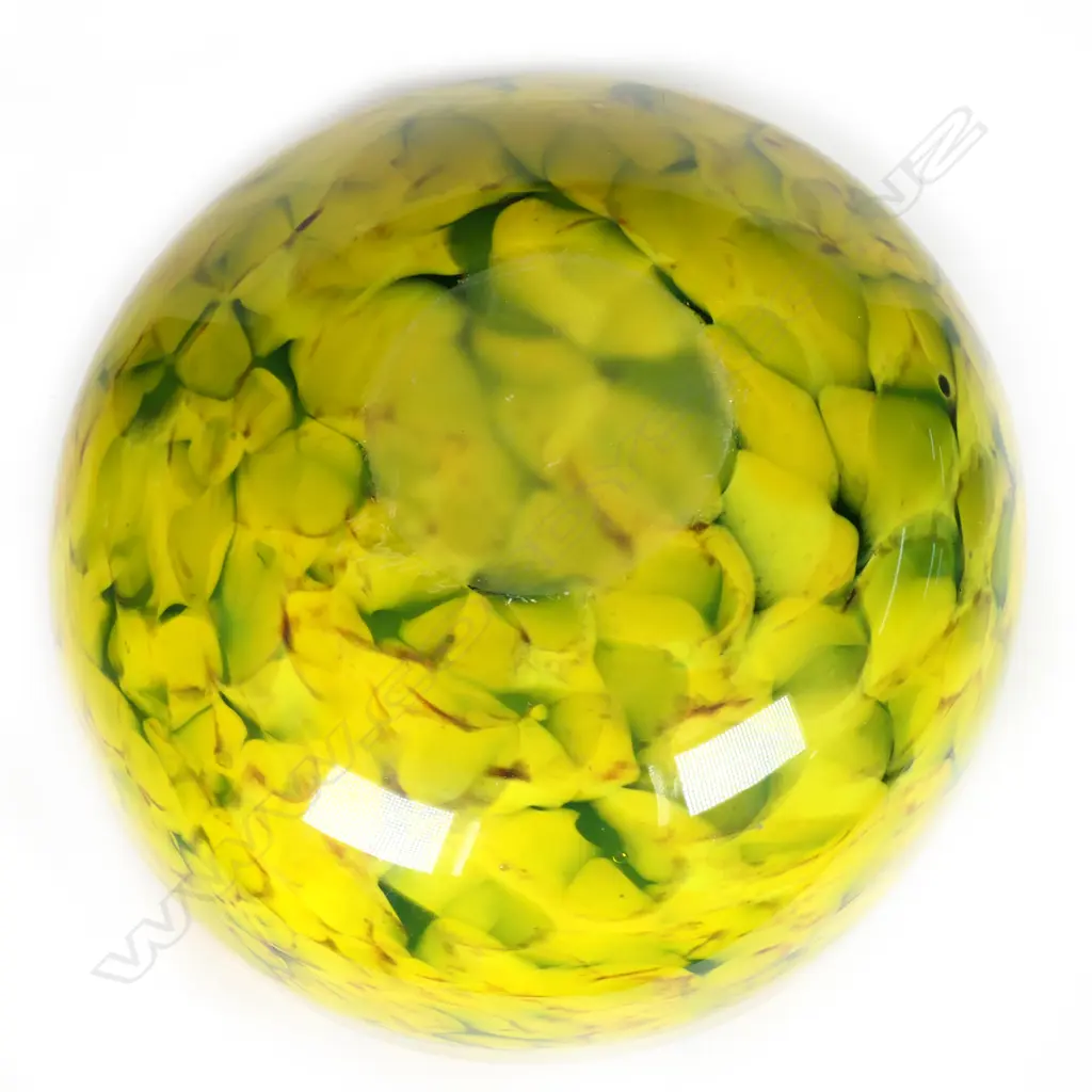 A Garry Nash glass deep bowl Image 1++