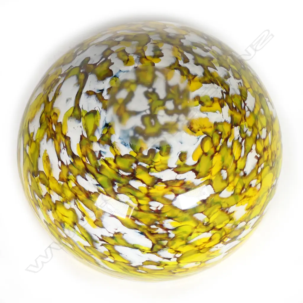 A Garry Nash glass bowl Image 1++