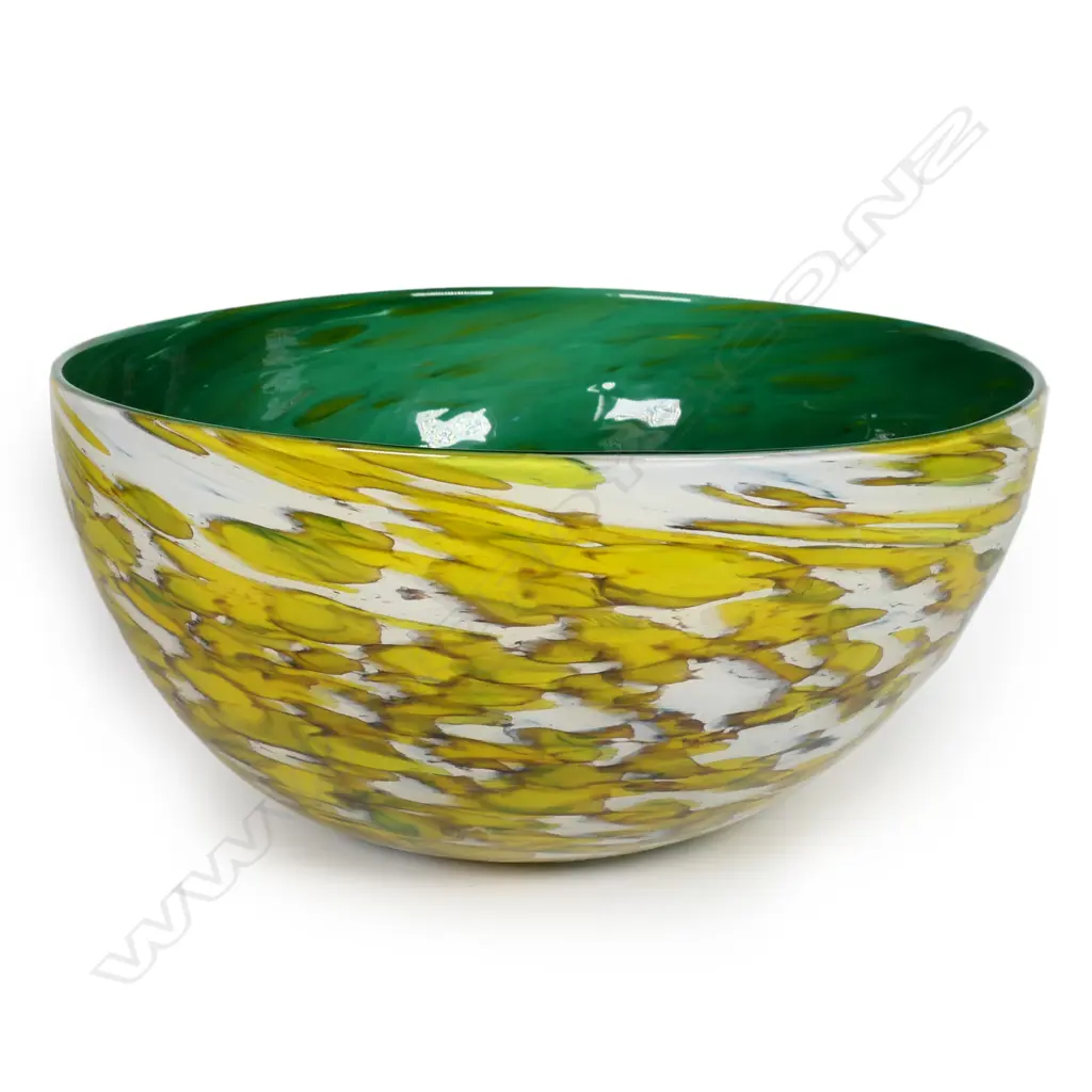 A Garry Nash glass bowl Image 1++