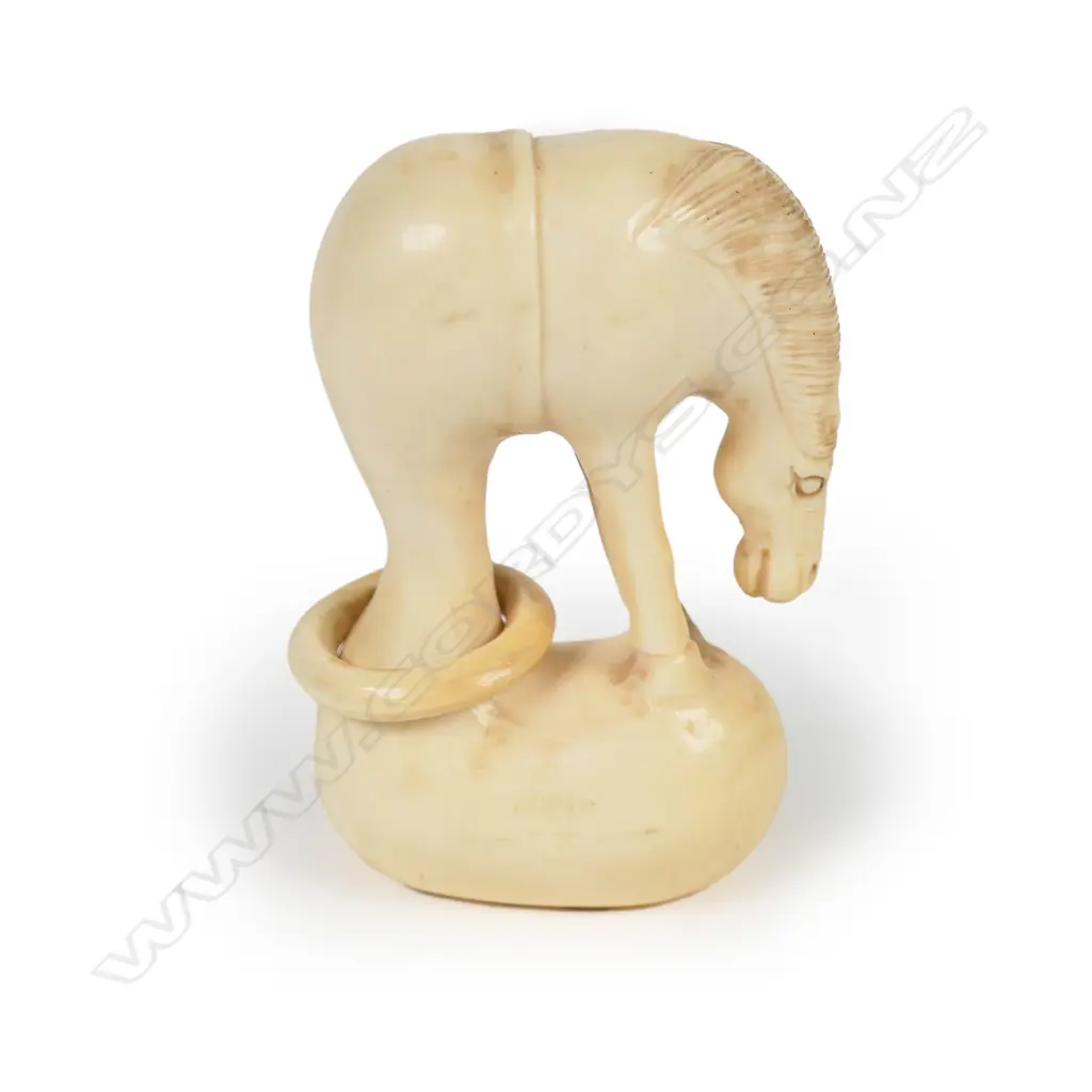 A Japanese carved ivory netsuke Image 1++