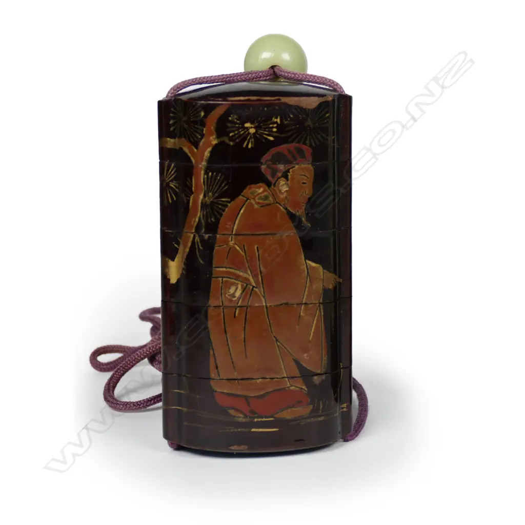 An old Japanese black lacquer inro Image 1++
