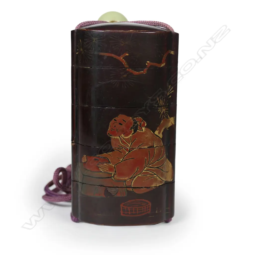 An old Japanese black lacquer inro Image 1++