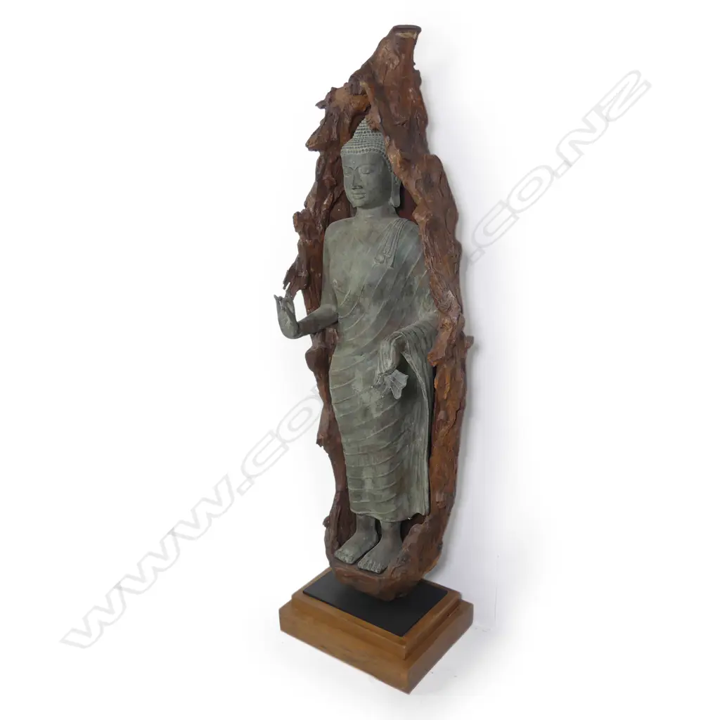 A large bronze buddha Image 1++