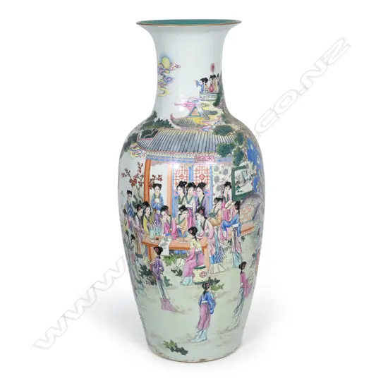 A large Chinese famille rose porcelain vase