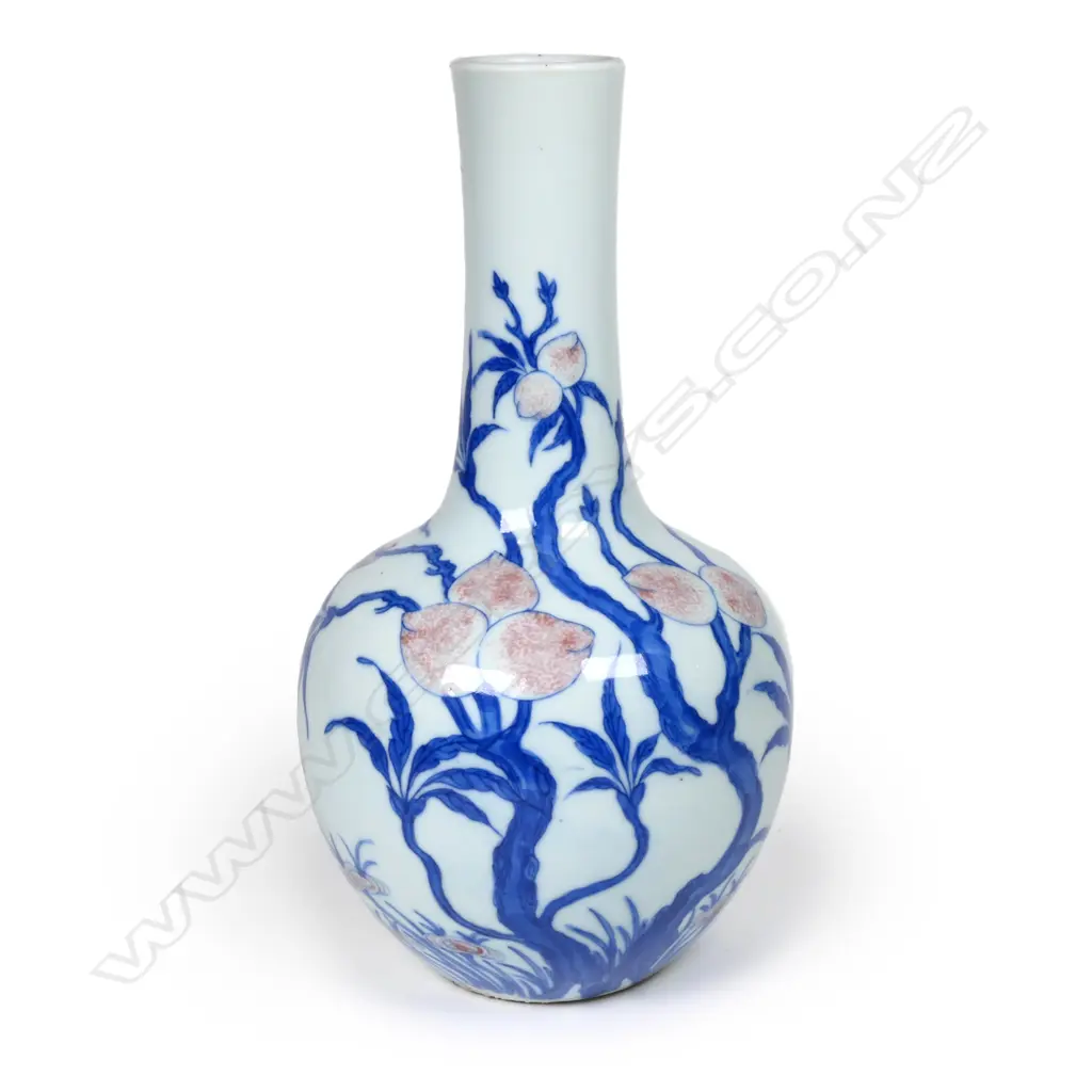 A Chinese porcelain blue and white bottle vase Image 1++