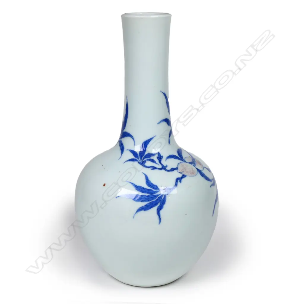 A Chinese porcelain blue and white bottle vase Image 1++