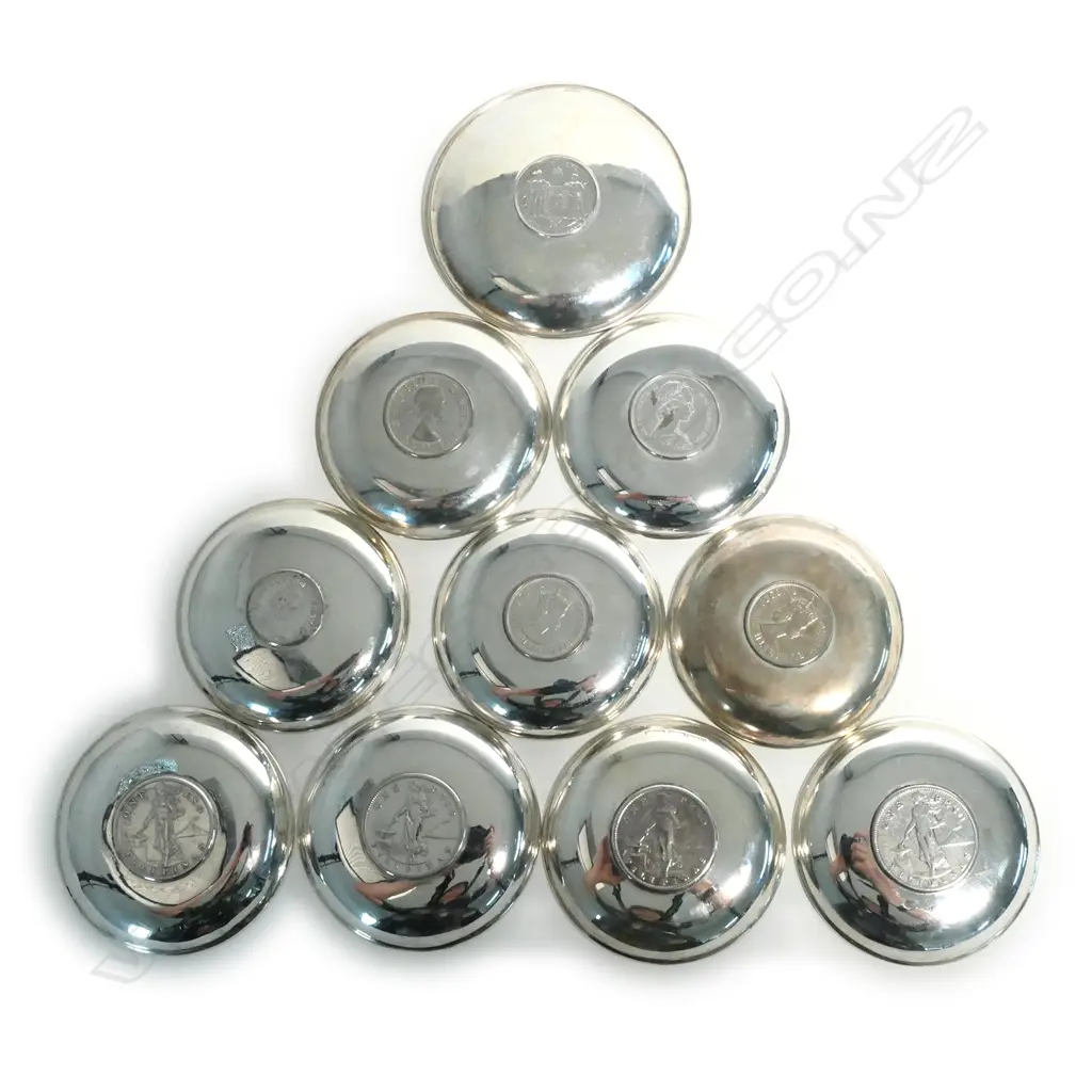 Ten small dishes set with coins to the centre Image 1++