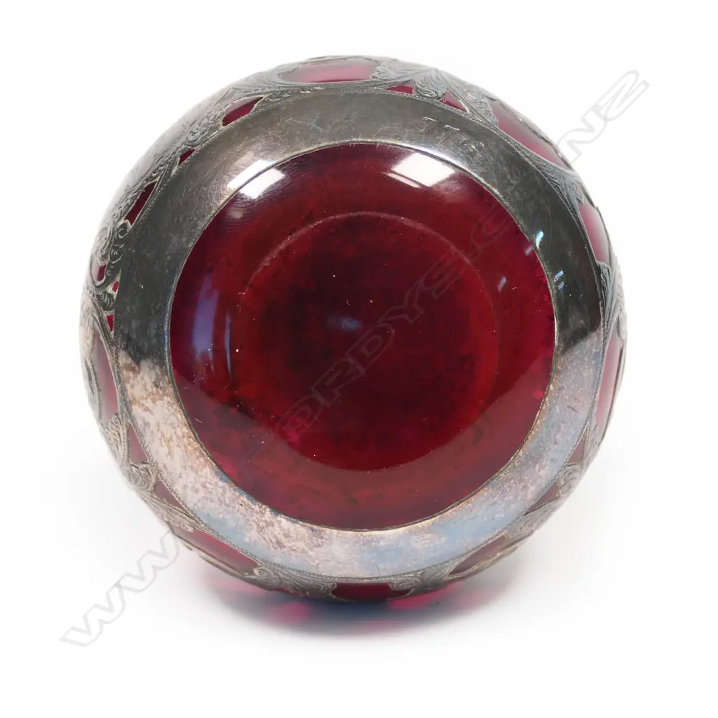 A late Victorian silver over ruby glass scent bottle Image 1++