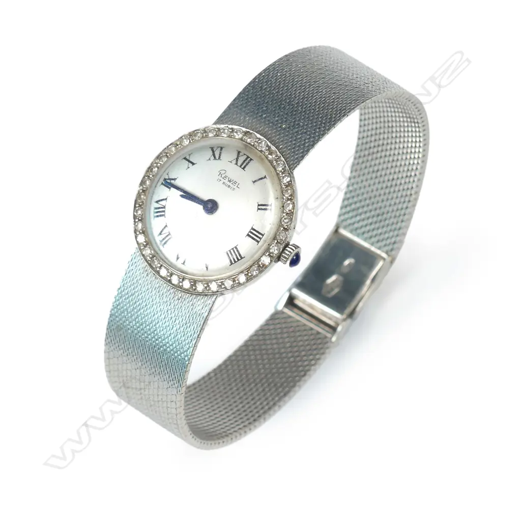 A vintage 18ct white gold and diamond lady’s wristwatch Image 1++