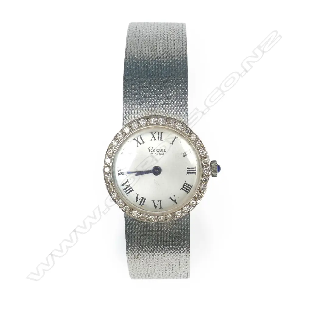 A vintage 18ct white gold and diamond lady’s wristwatch Image 1++