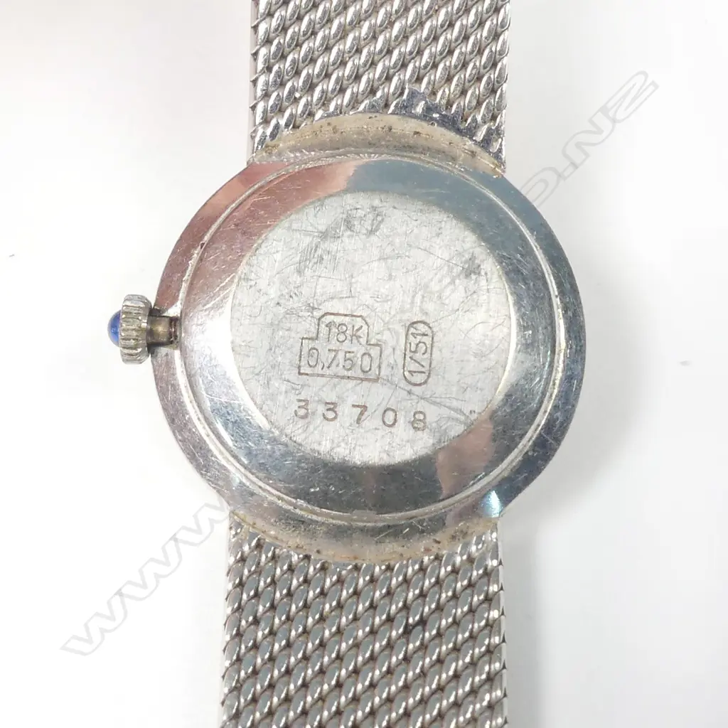 A vintage 18ct white gold and diamond lady’s wristwatch Image 1++