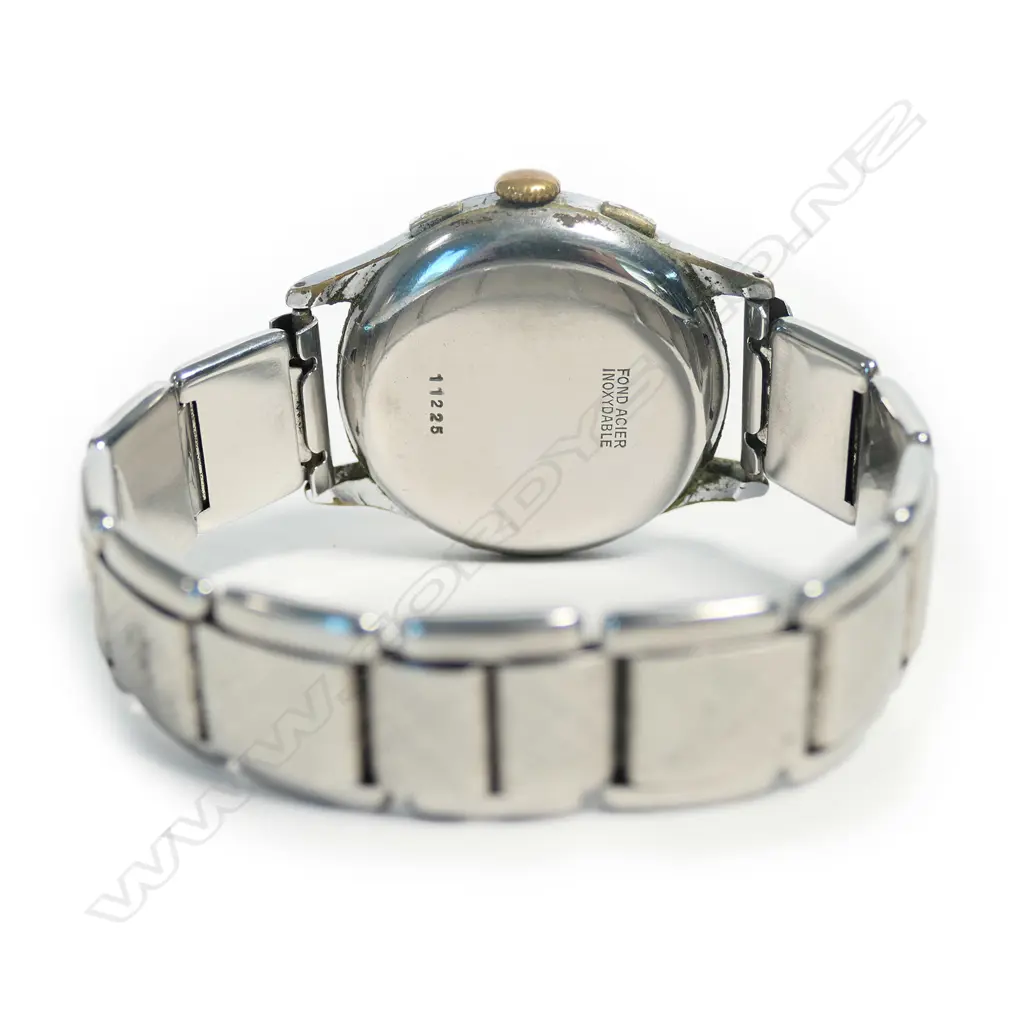 A Sunex 'Chronograph Suisse' vintage watch Image 1++