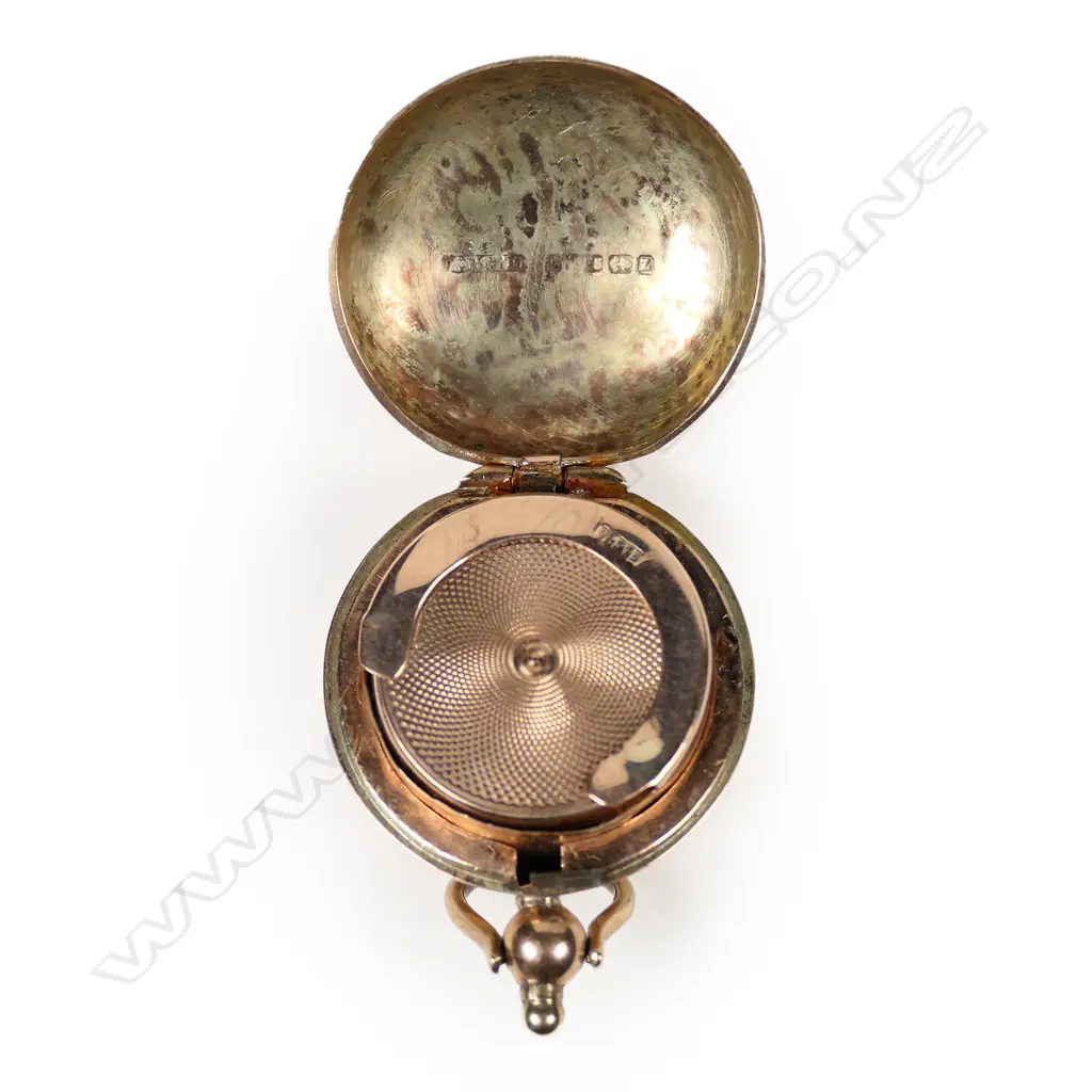 A late Victorian 9ct gold sovereign case Image 1++