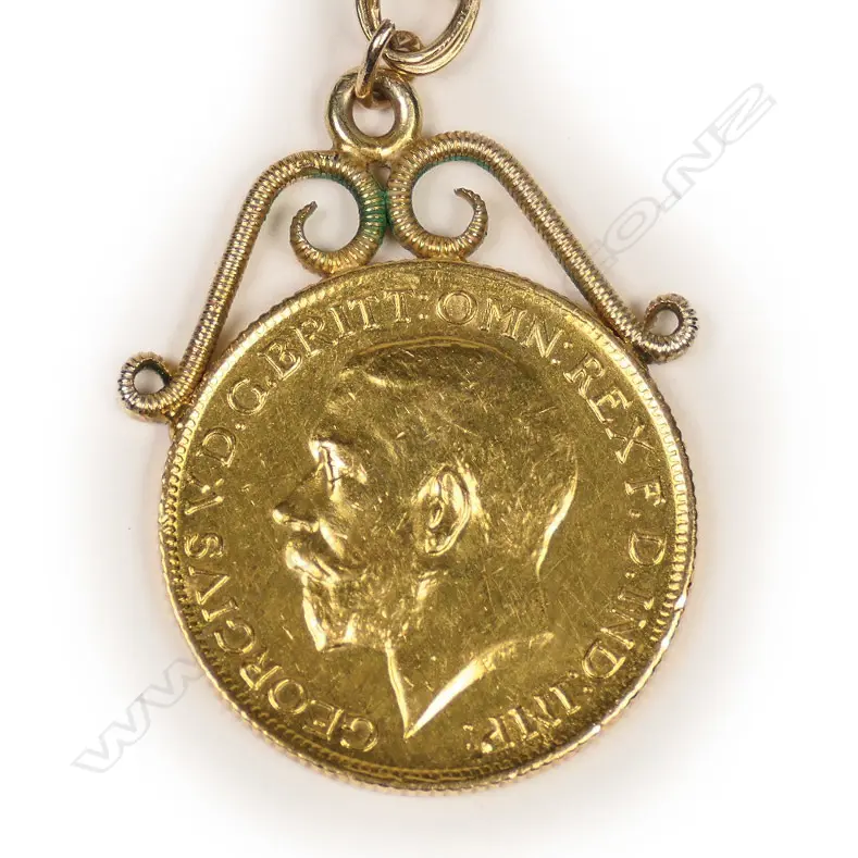 A 1925 full sovereign gold coin Image 1++