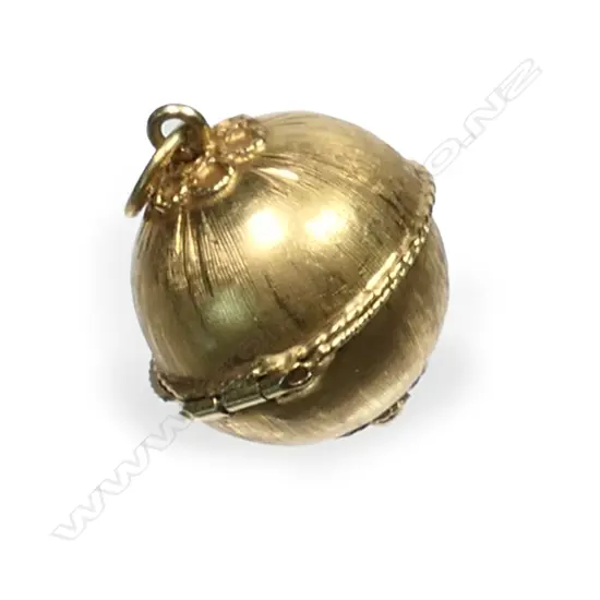 An 18ct yellow gold orb and pearl pendant