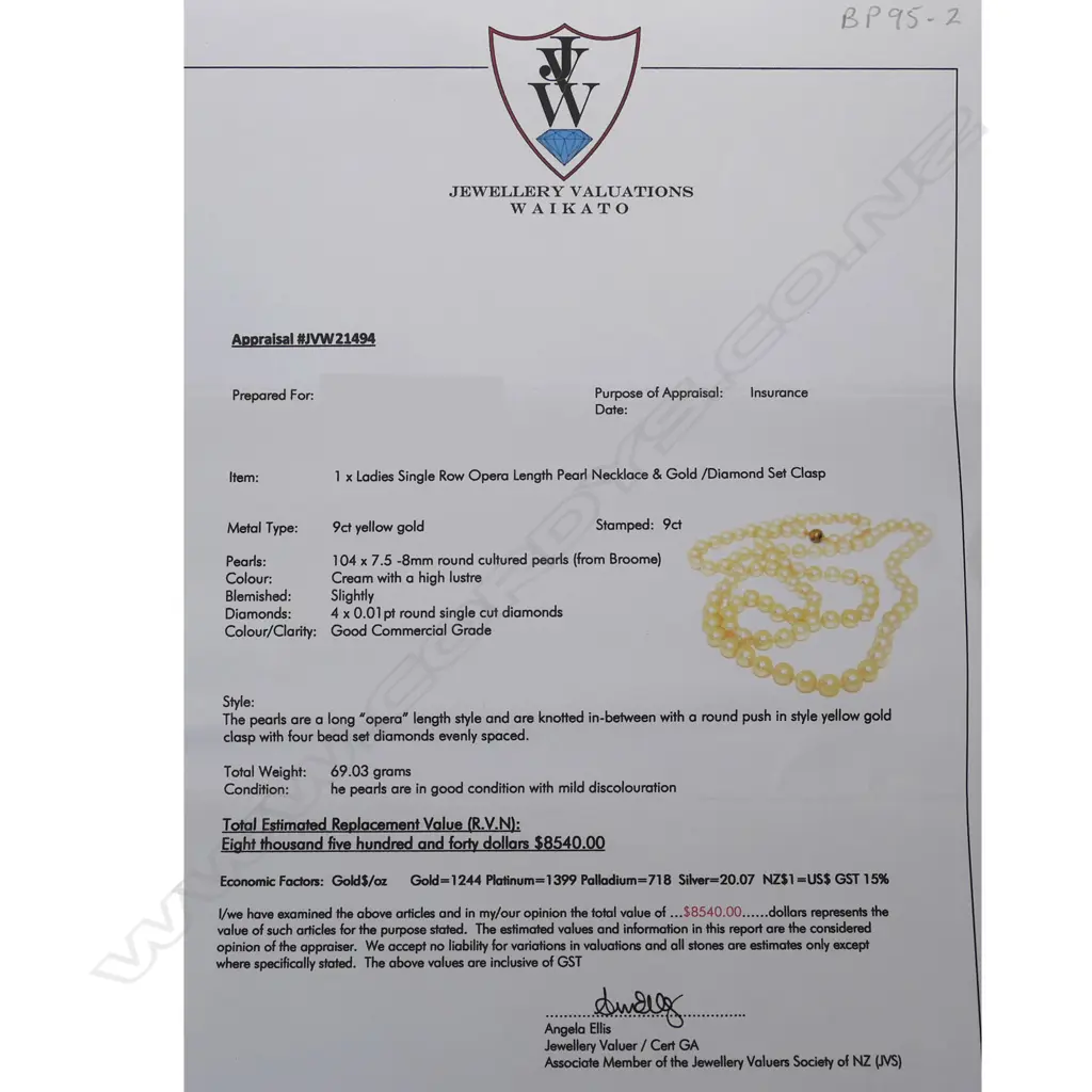 A cultured pearl necklace Image 1++