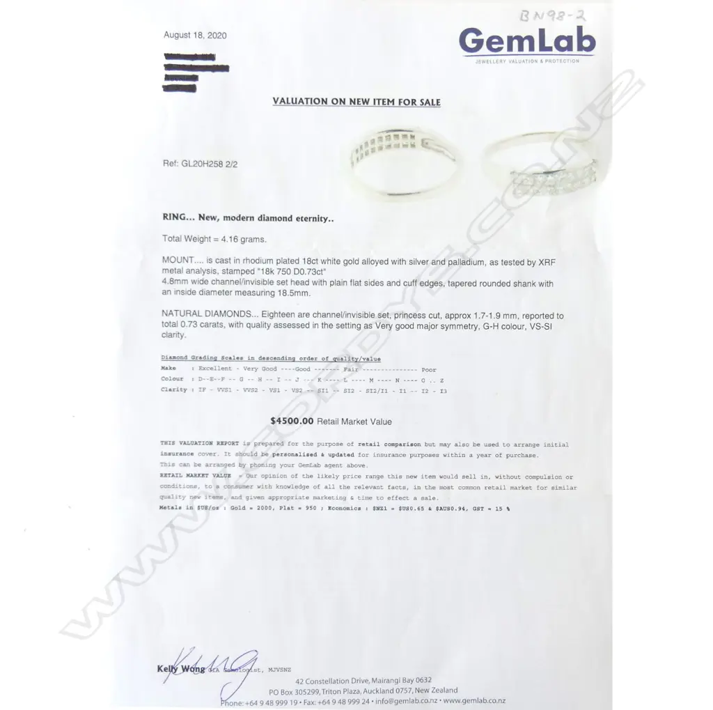 An 18ct white gold and diamond set band Image 1++