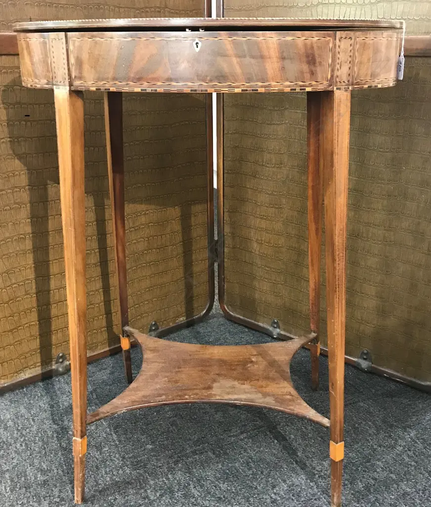 An Edwardian Sheraton Revival side table Image 1++